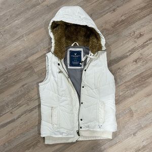 American Eagle Puffer Vest M